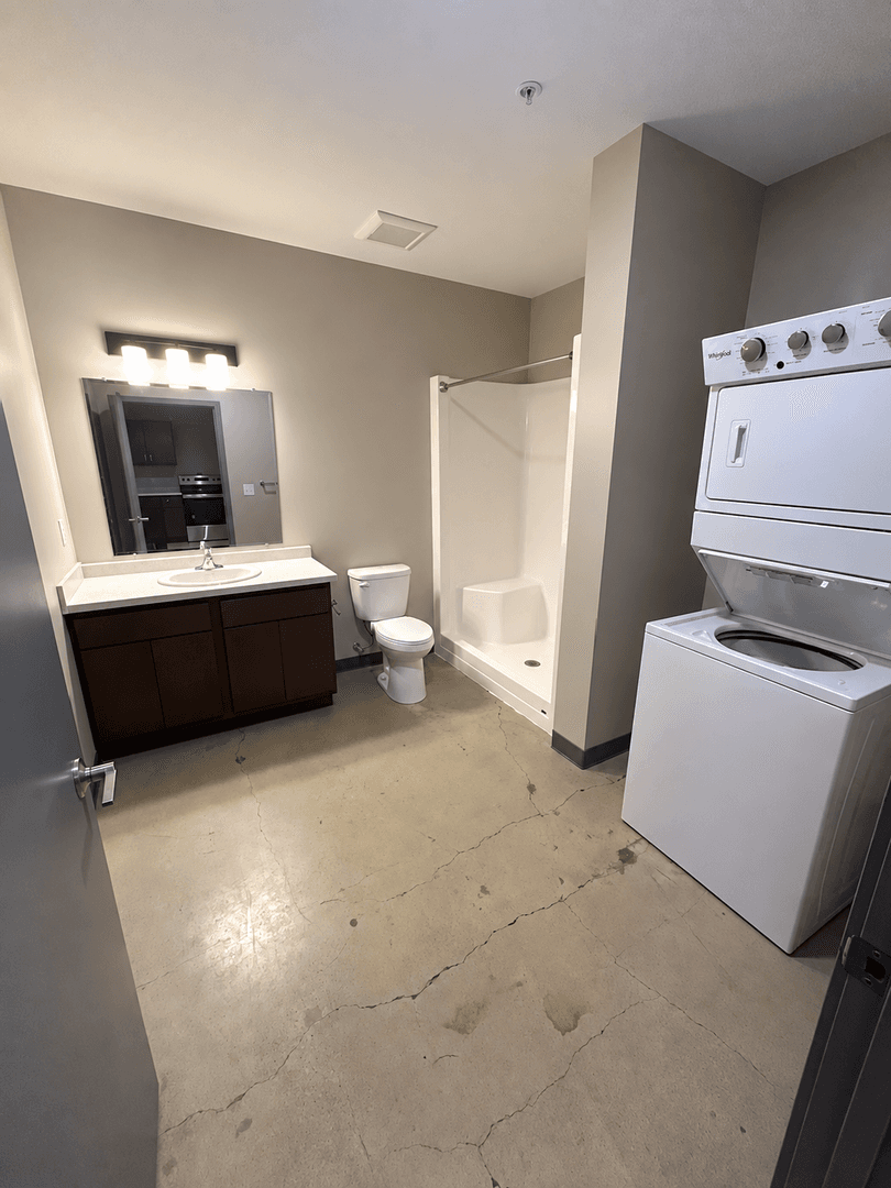 Albert Lea Apartment: 1619 W Main Street