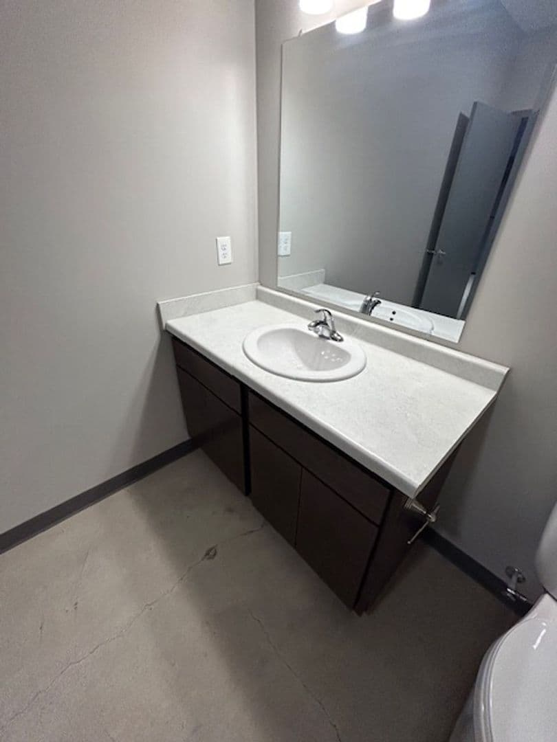 Albert Lea Apartment: 1619 W Main Street