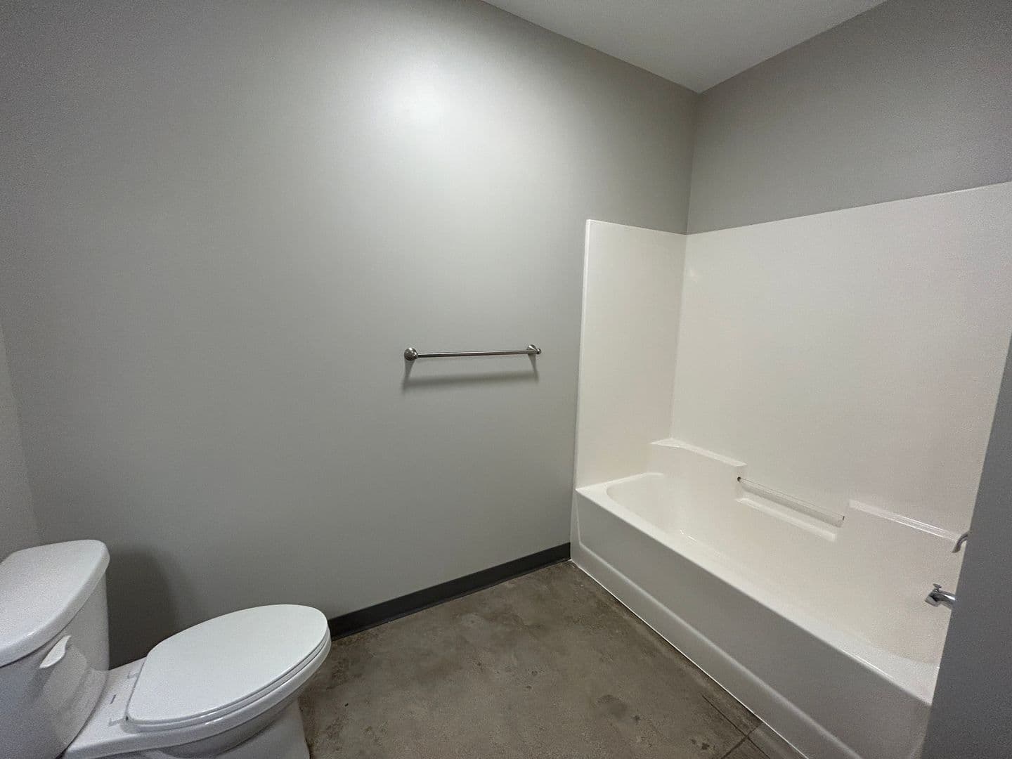 Albert Lea Apartment: 1619 W Main Street