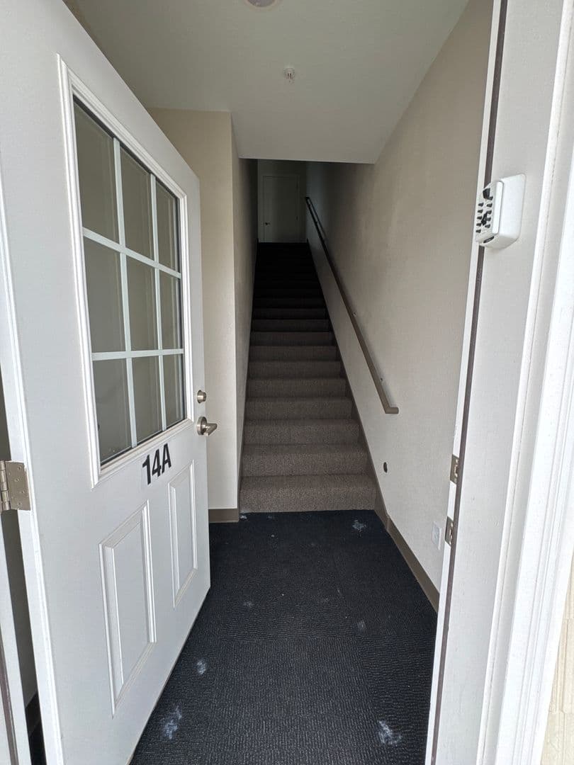 Windom Apartment: 1925 N Redding Avenue
