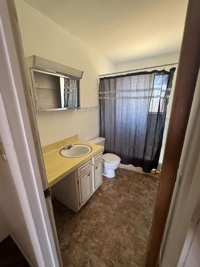 Greeley Apartment: 28th Street