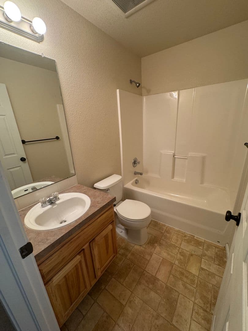 Loveland House: 4547 Hayler Ave