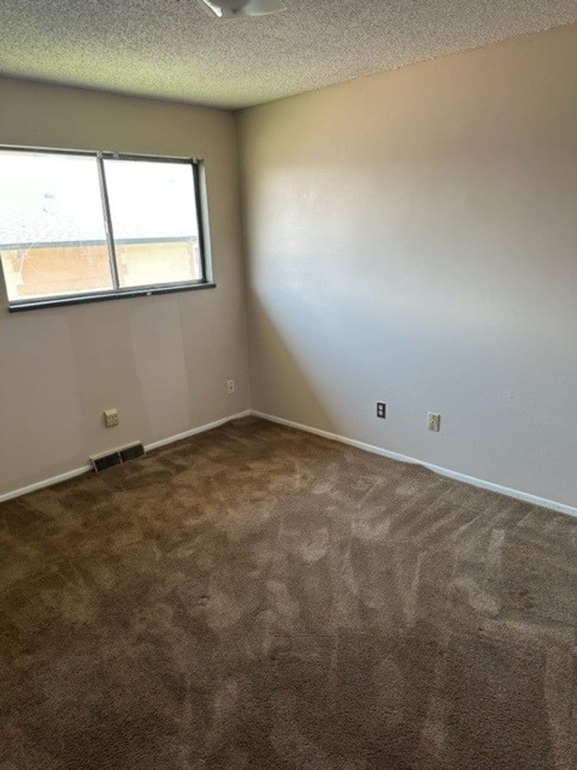 Greeley Apartment: 28th Street