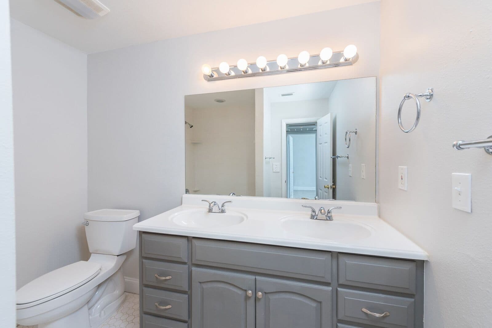 Tampa House: 3908 W Mckay Ave