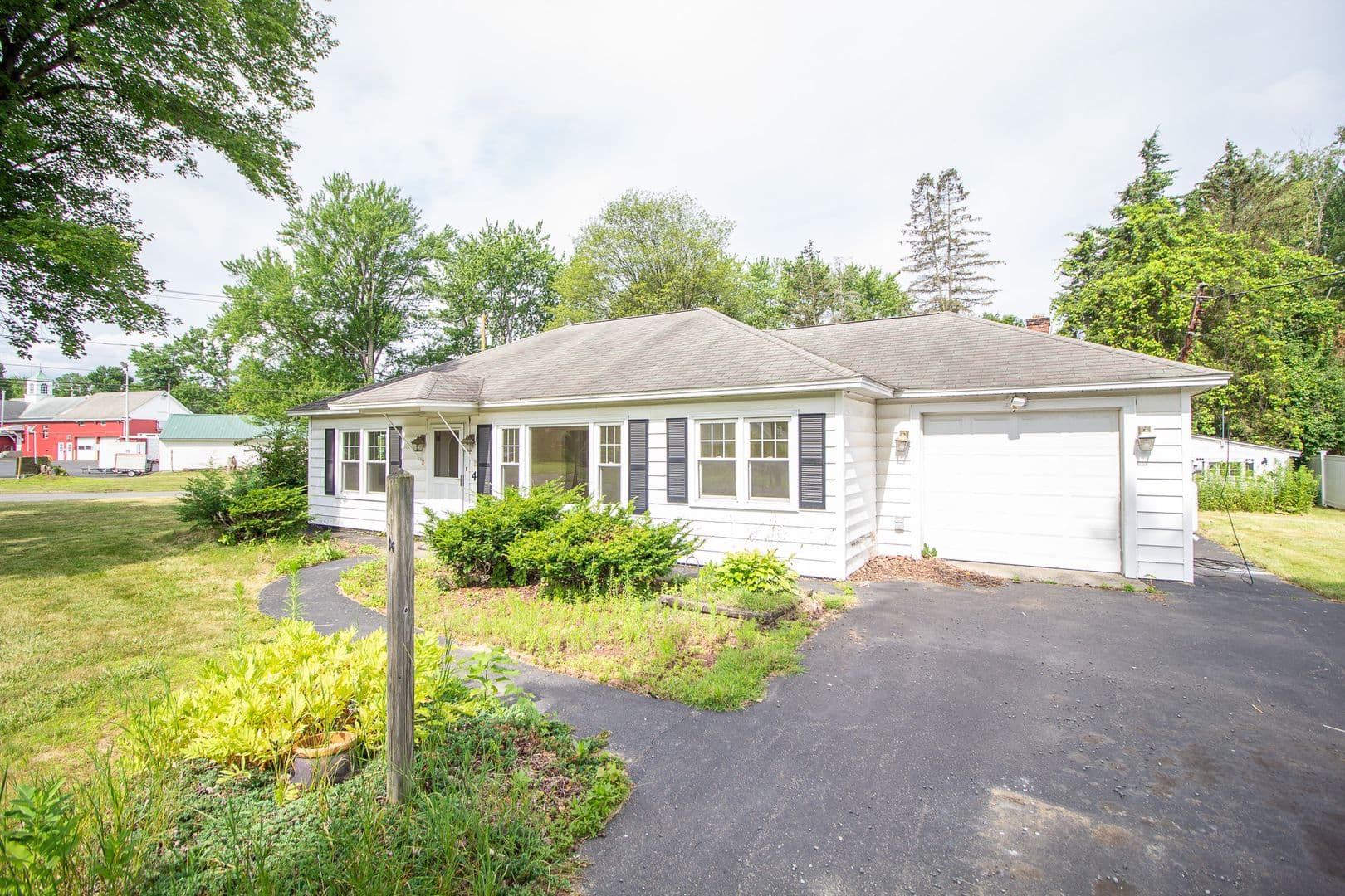 Glenmont House: 4 Weiser Street