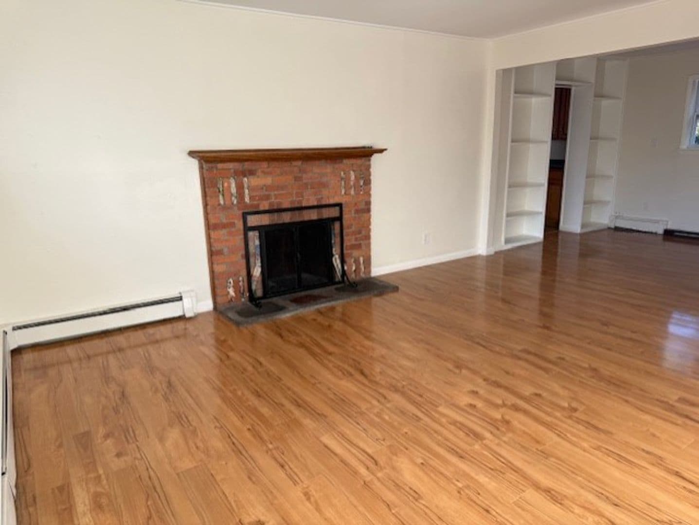Loudonville House: 27 Knob Hill Road