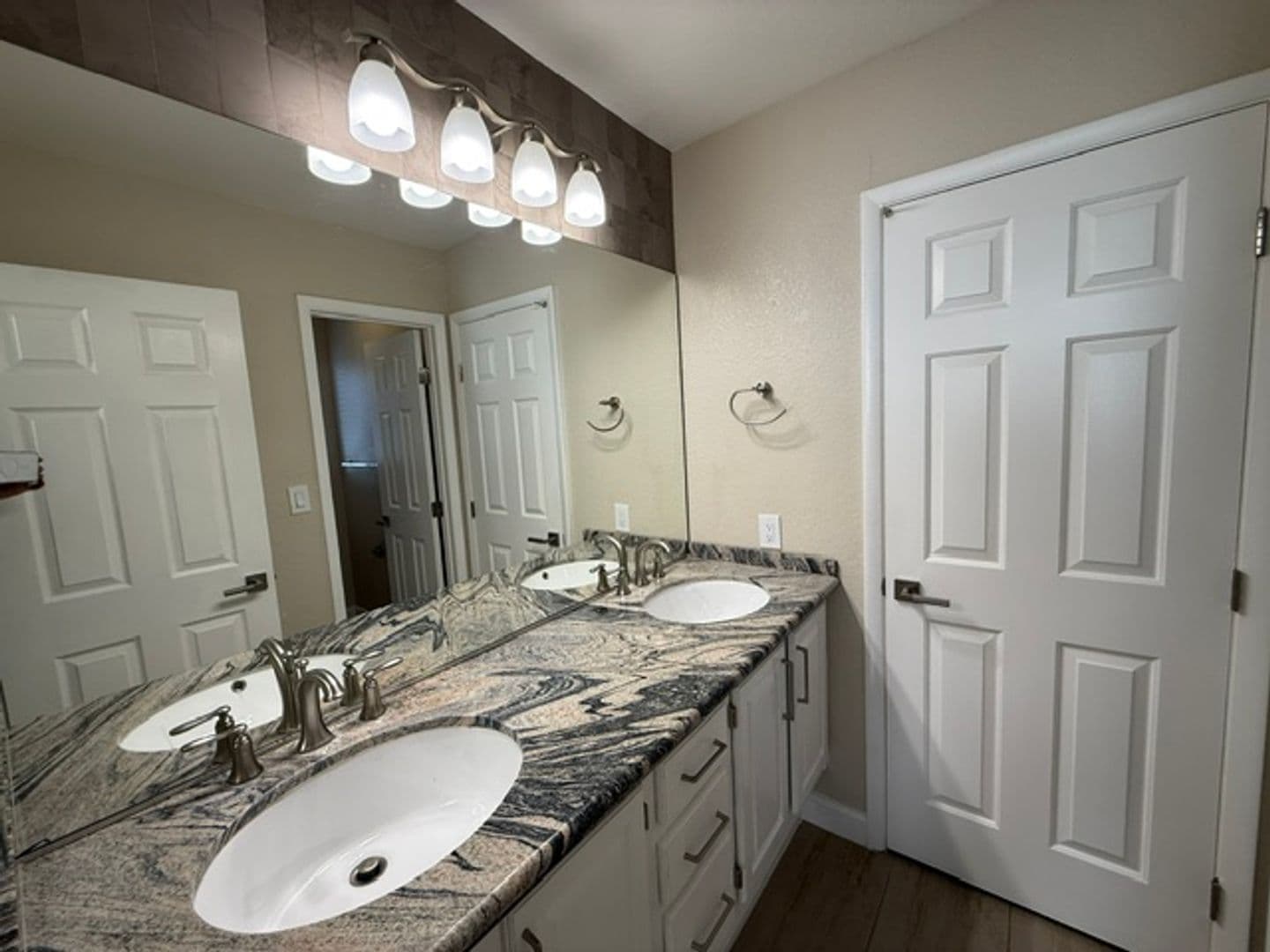 LAS VEGAS House: 5218 MISTY MORNING DR