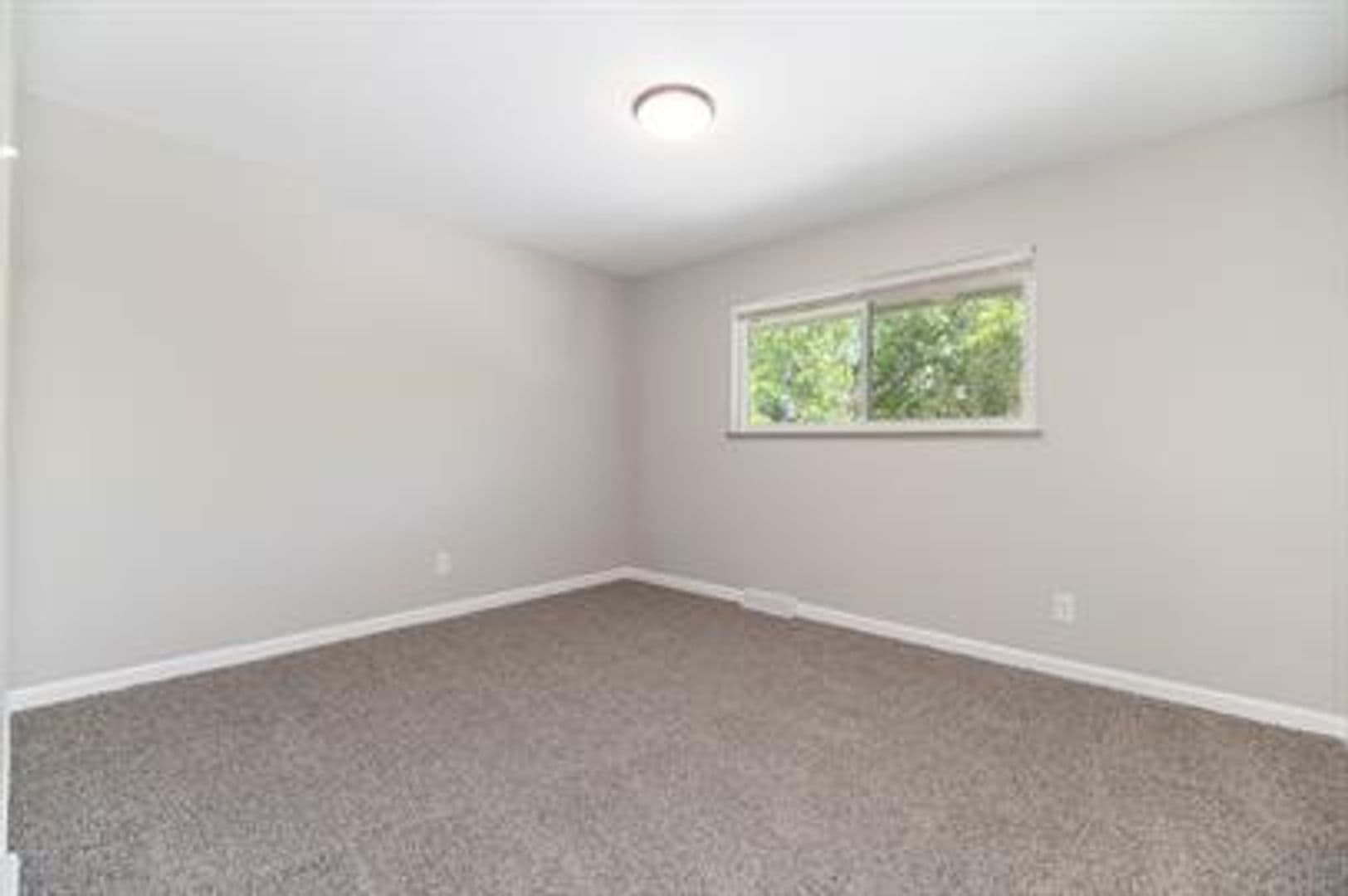Lakewood Townhome: 1605 Fenton Street