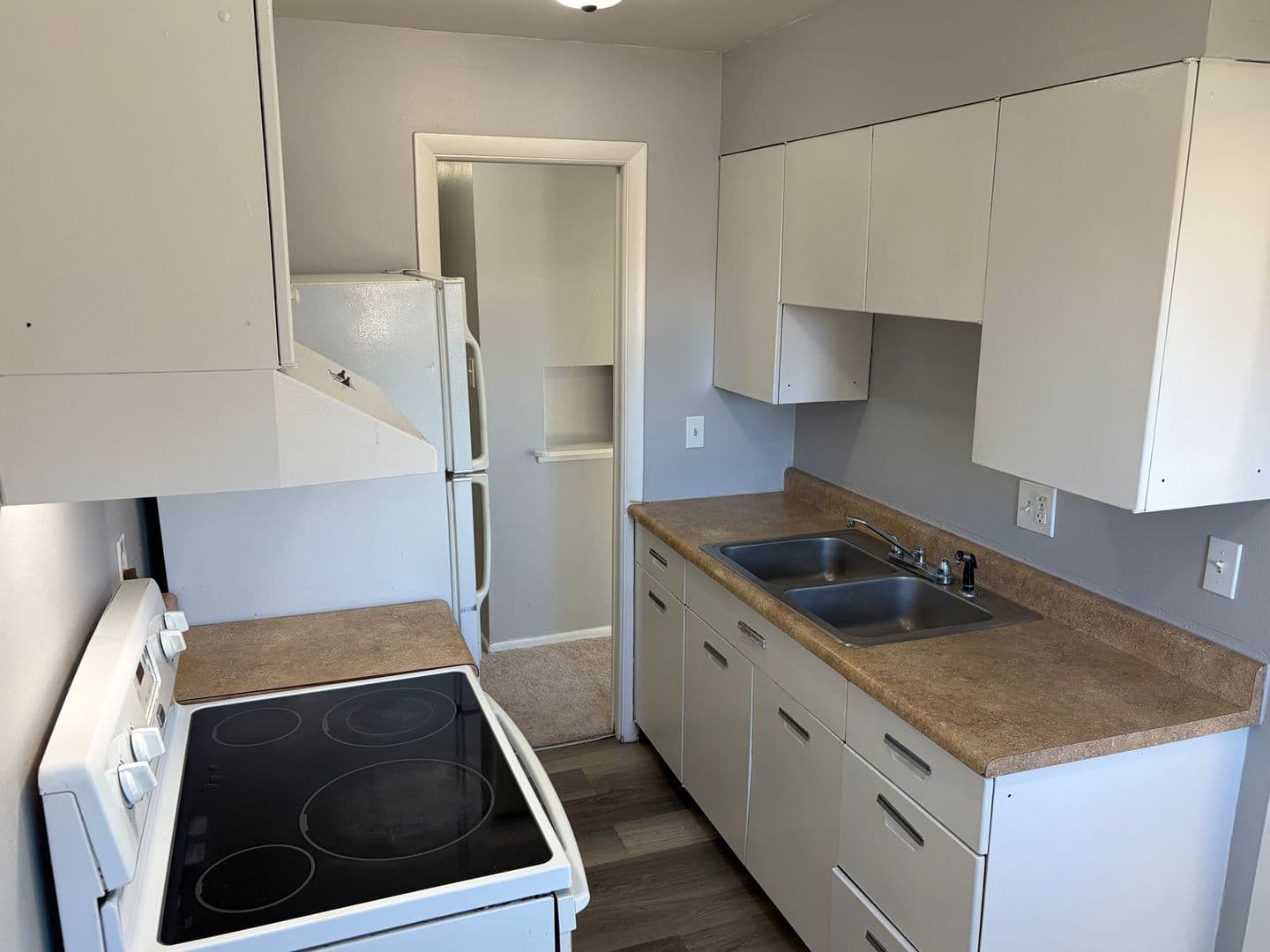 Lakewood Apartment: 550 Webster St