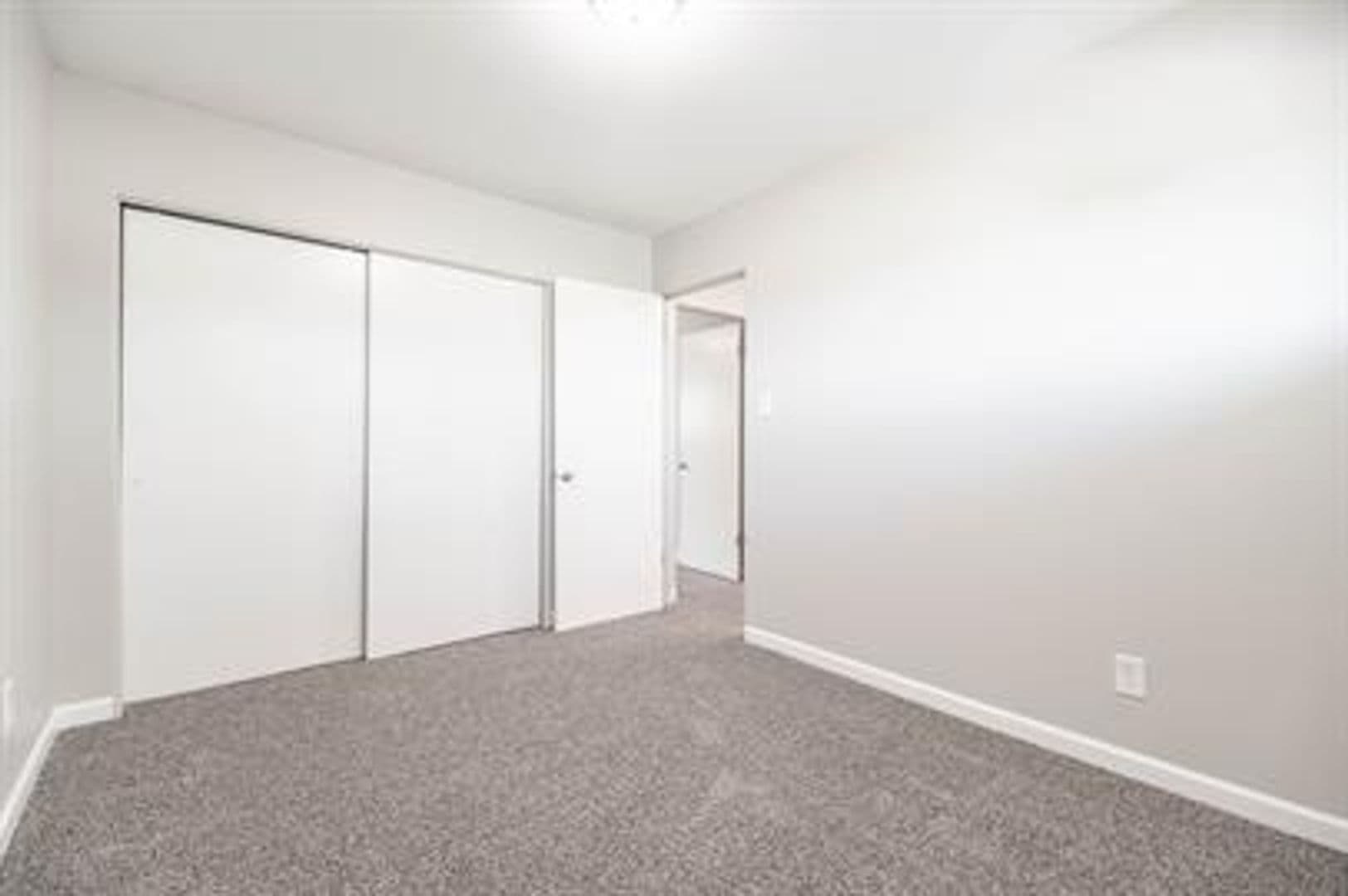 Lakewood Townhome: 1605 Fenton Street