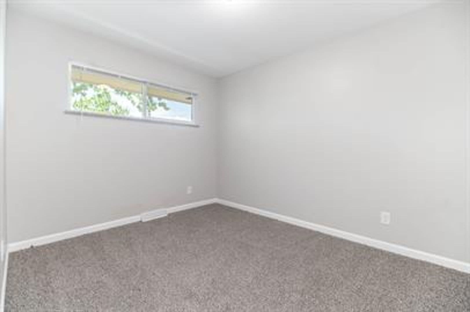 Lakewood Townhome: 1605 Fenton Street
