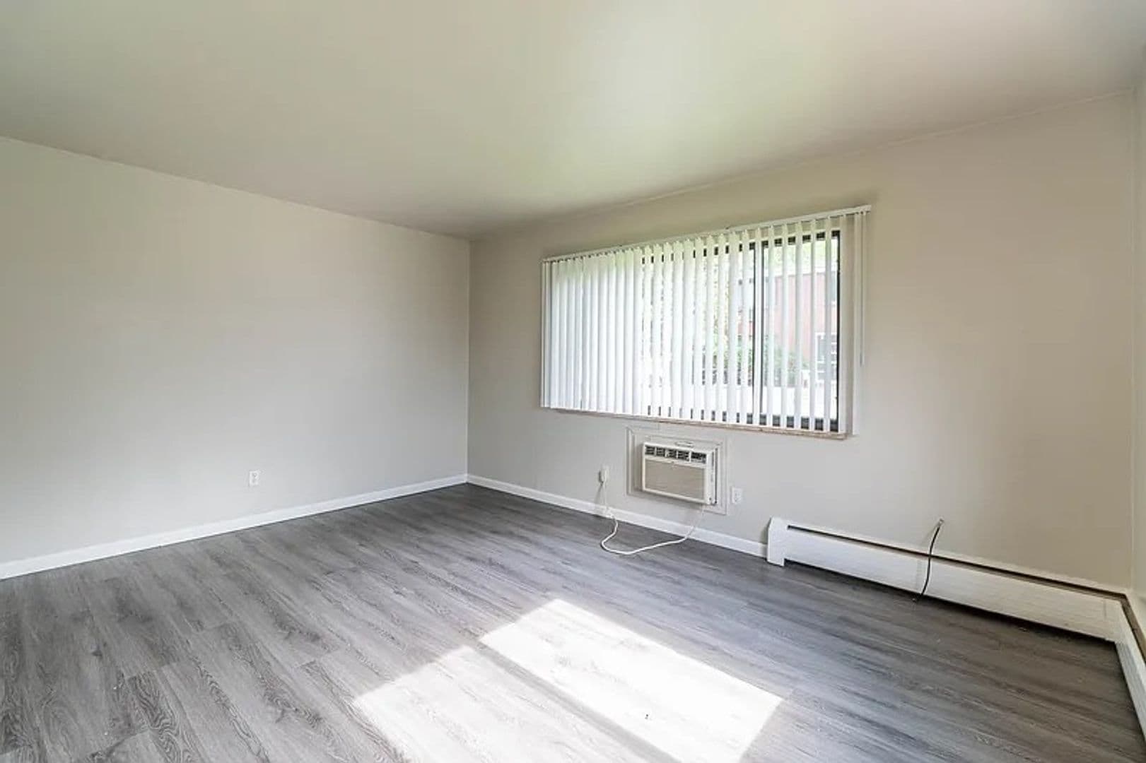 Lakewood Apartment: 688 Miller Ct