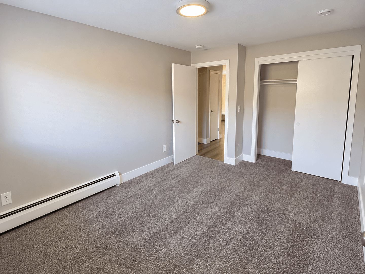 Lakewood Apartment: 725 Moore St