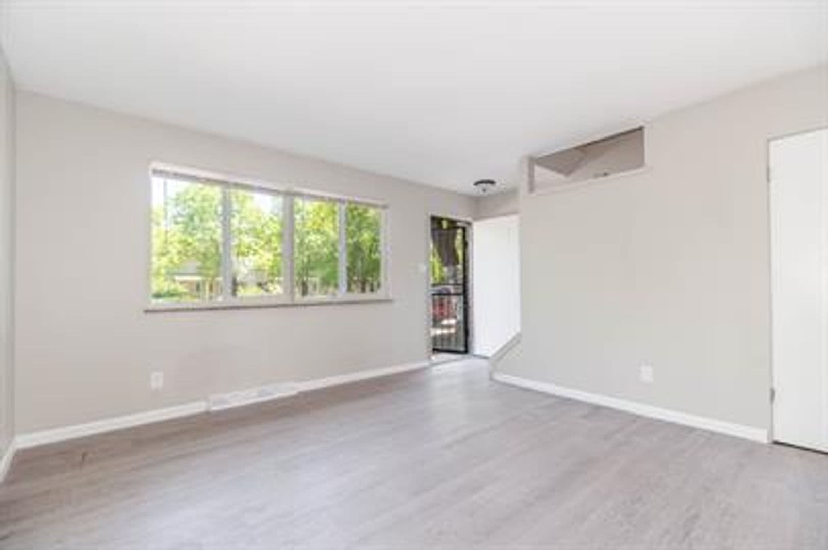 Lakewood Townhome: 1605 Fenton Street