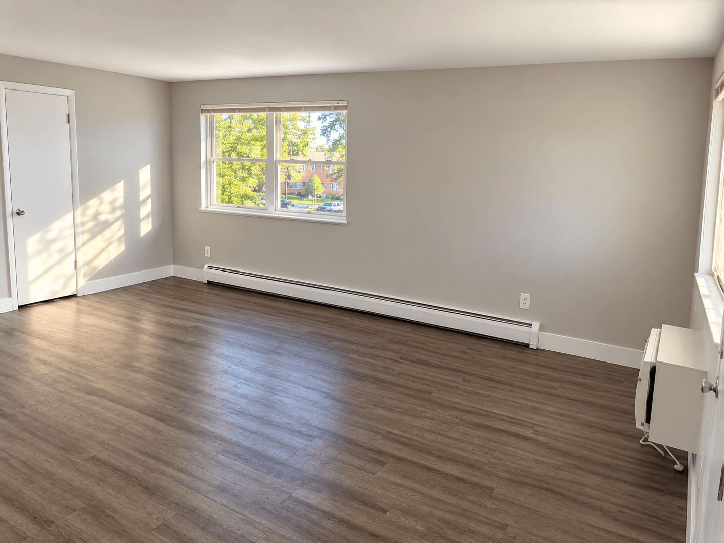 Lakewood Apartment: 725 Moore St