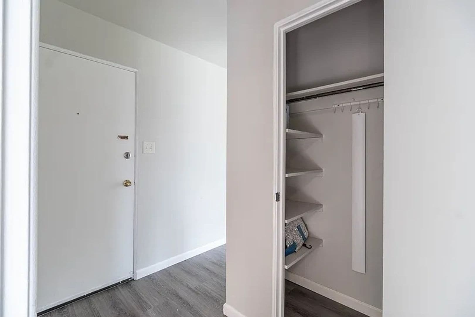Lakewood Apartment: 688 Miller Ct