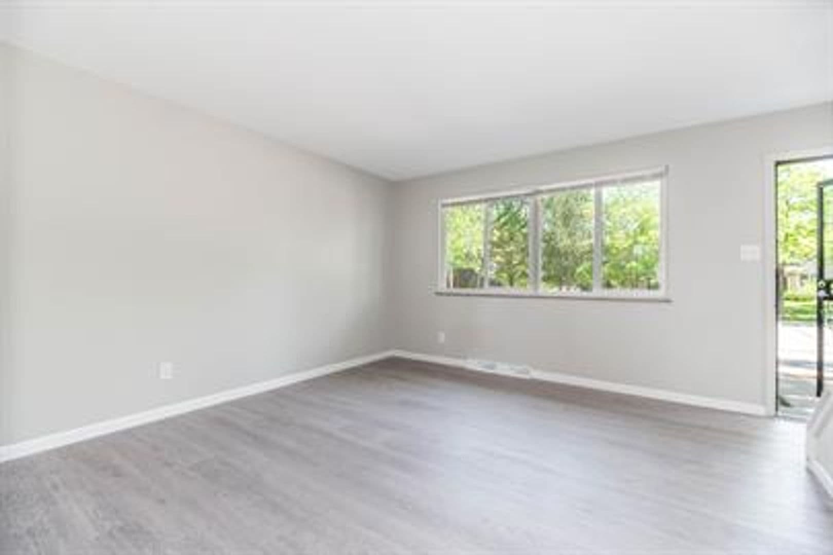 Lakewood Townhome: 1605 Fenton Street