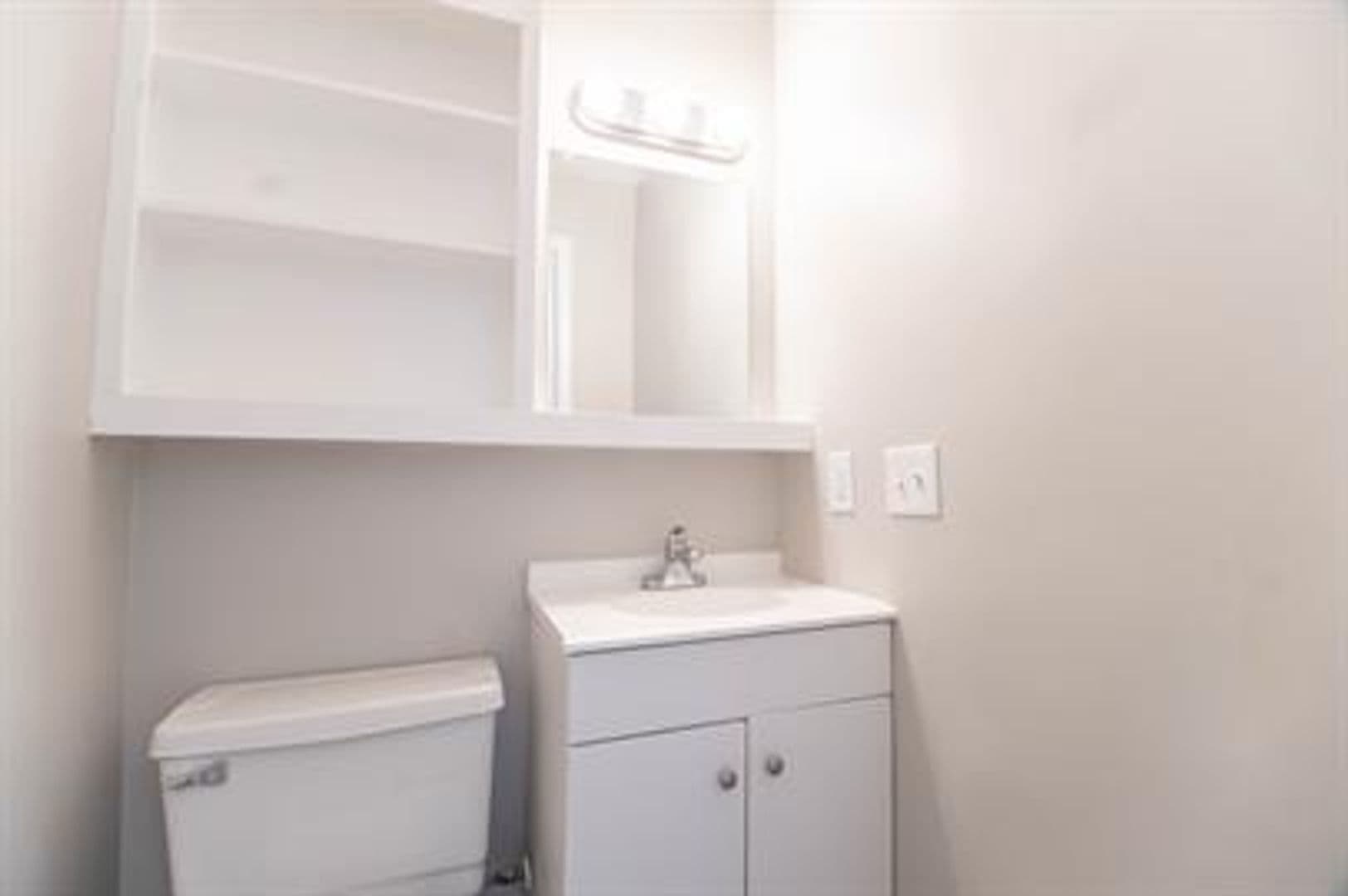 Lakewood Townhome: 1605 Fenton Street