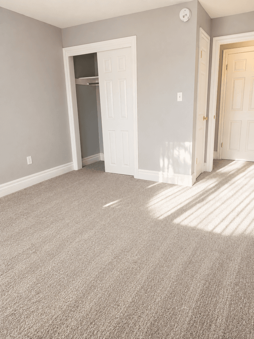 Lakewood Apartment: 550 Webster St