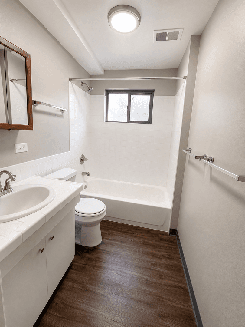 Lakewood Apartment: 730 Moore St