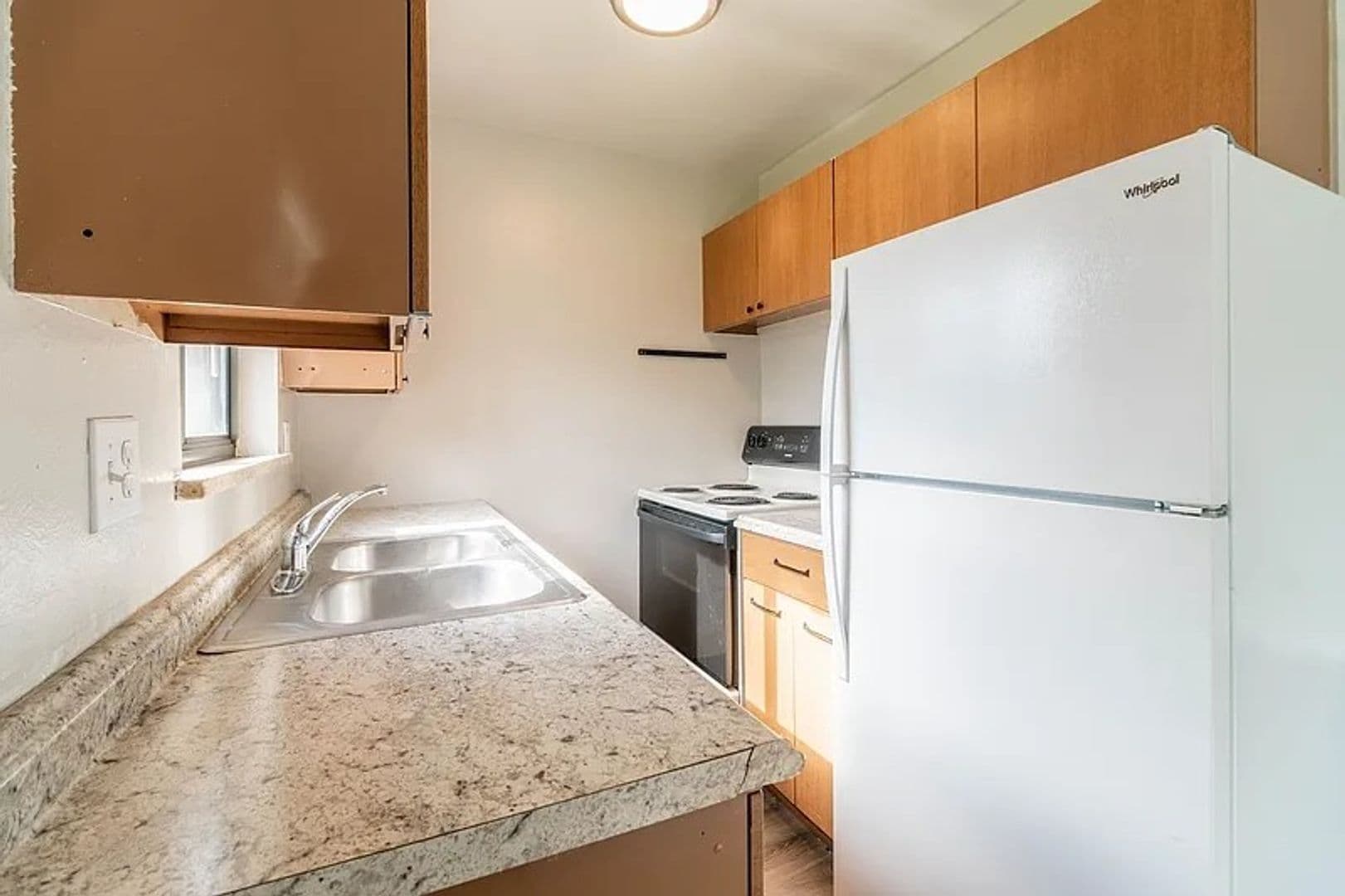Lakewood Apartment: 688 Miller Ct