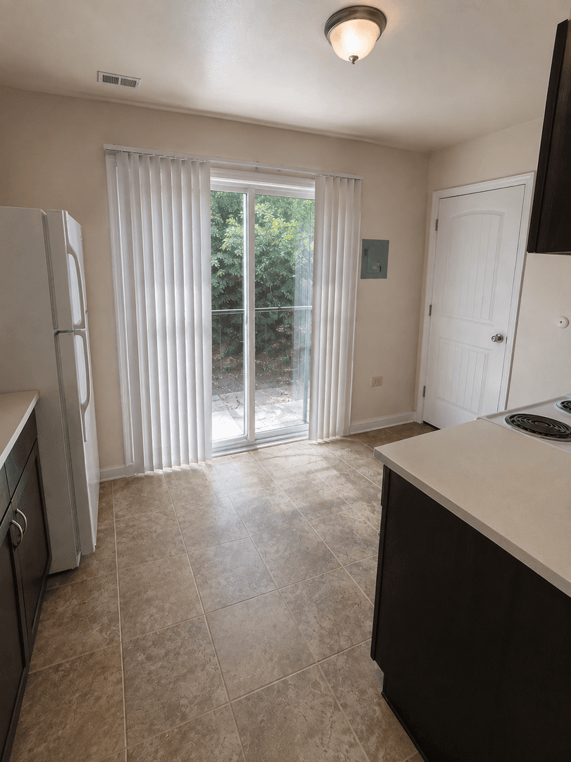 Lakewood Apartment: 730 Moore St