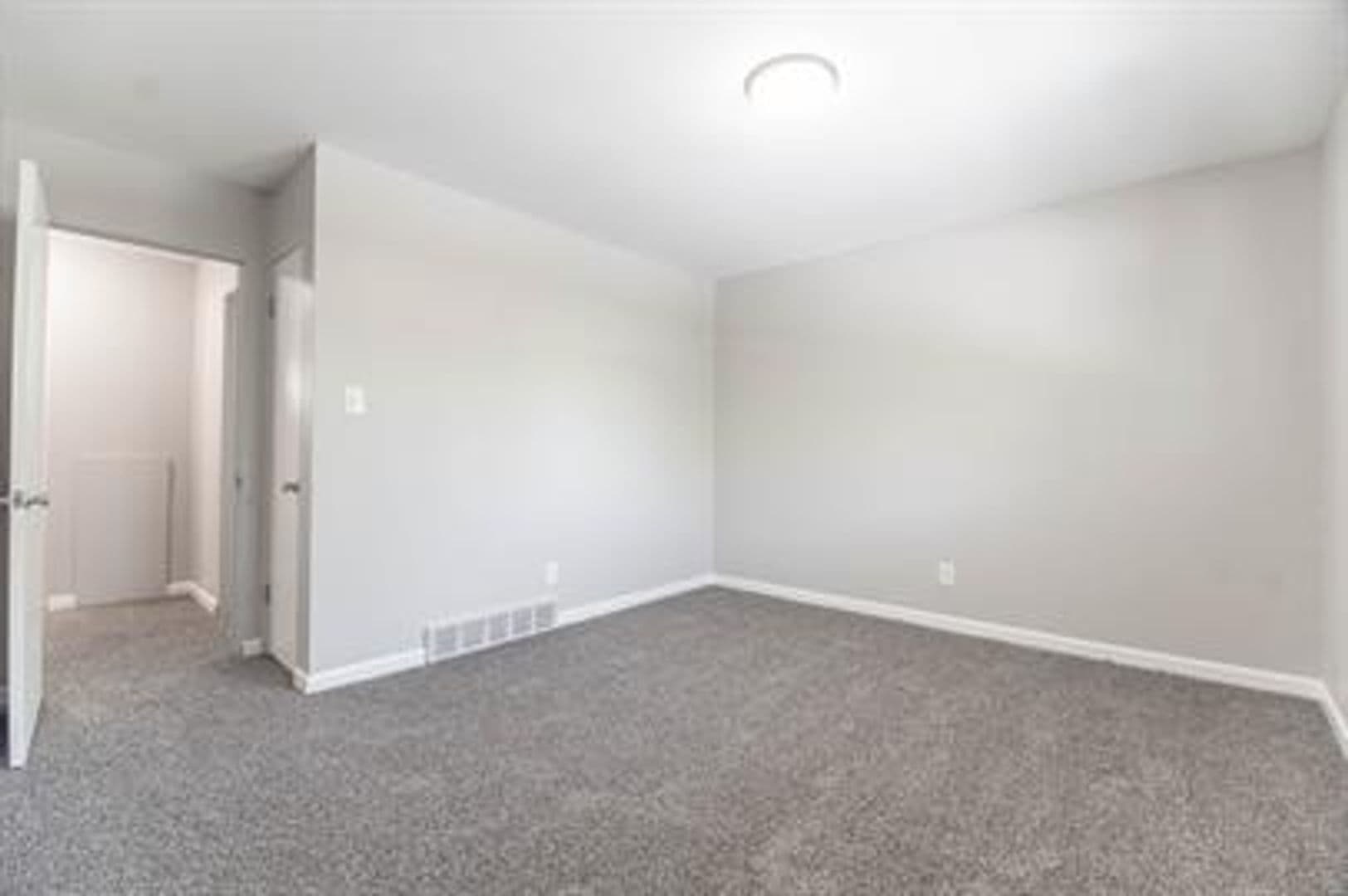 Lakewood Townhome: 1605 Fenton Street