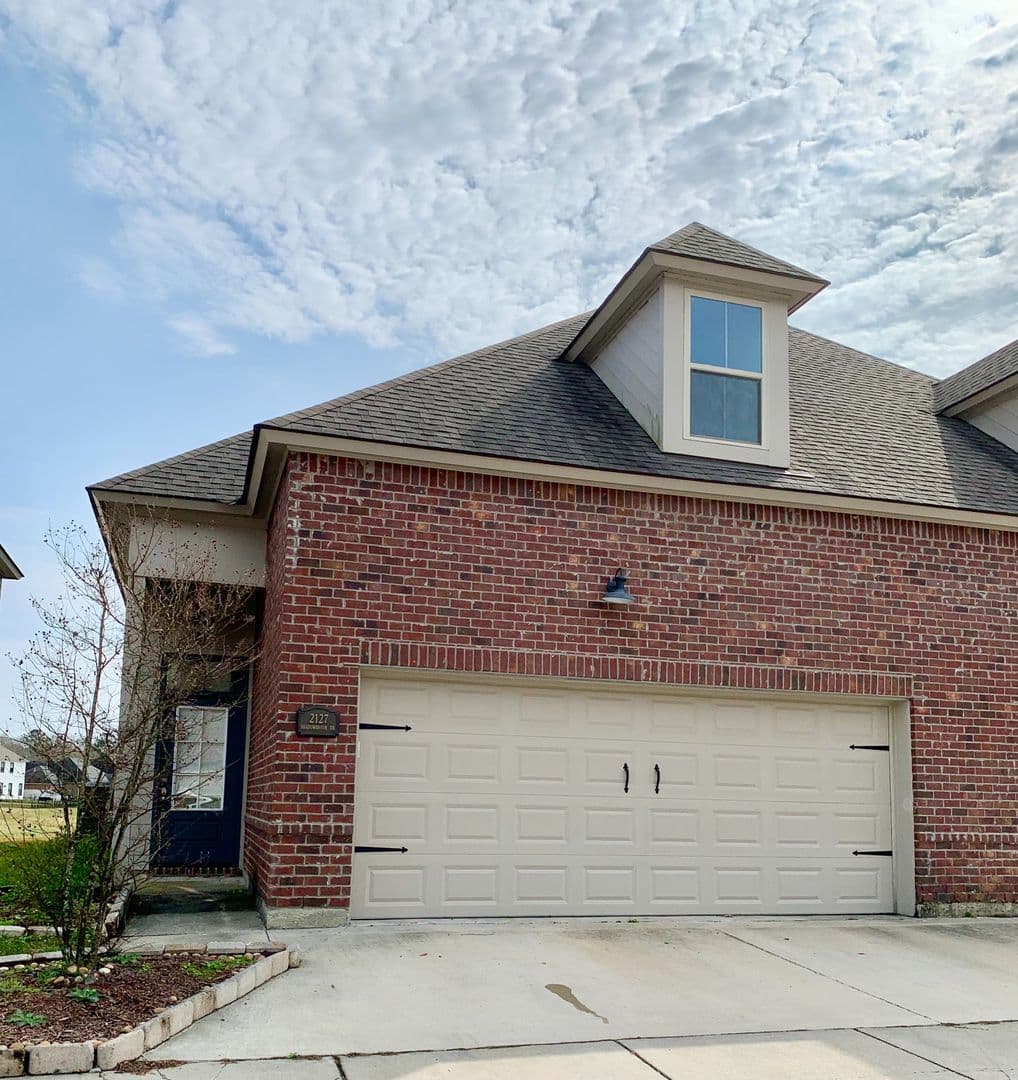 Baton Rouge House: 2127 Shadowbrook Dr.