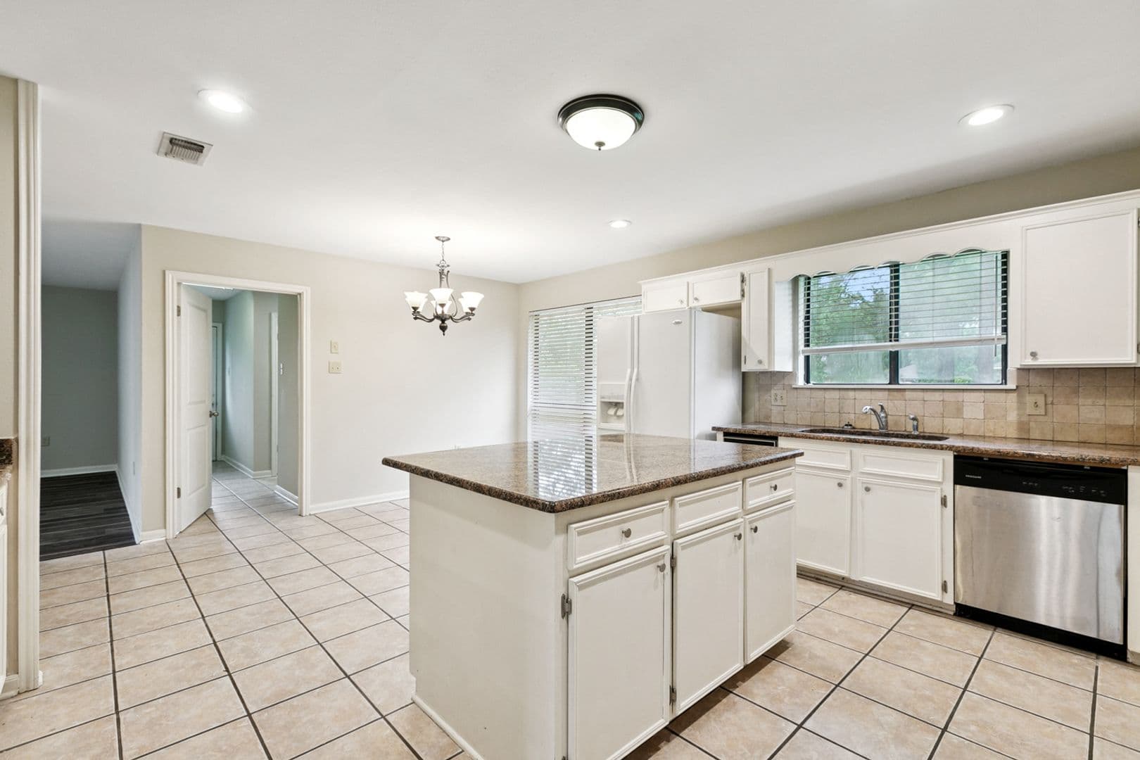 Baton Rouge House: 12037 Oak Haven Ave.