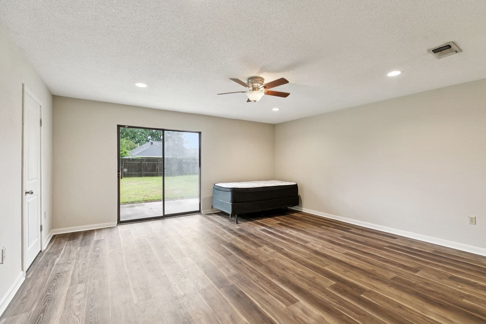 Baton Rouge House: 12037 Oak Haven Ave.