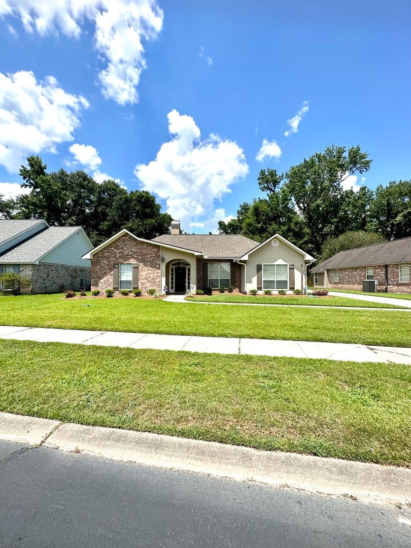 Baton Rouge House: 11821 Thornberry Lane