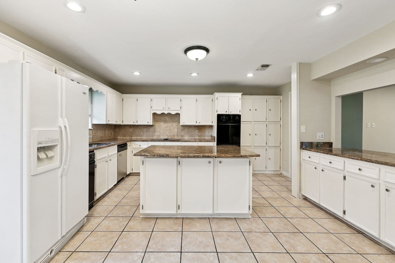 Baton Rouge House: 12037 Oak Haven Ave.