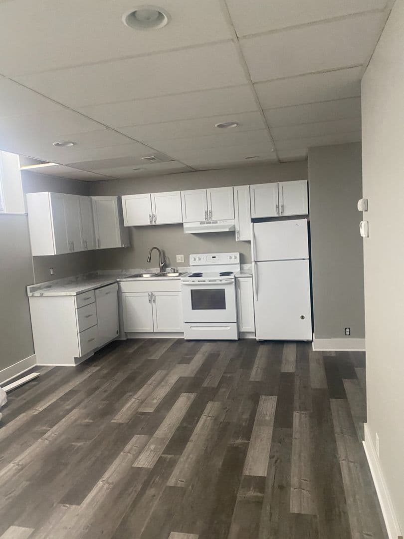 Omaha Apartment: 5450 S. 77th St