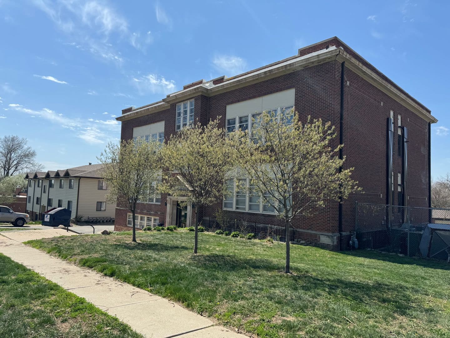 Omaha Apartment: 5450 S. 77th St