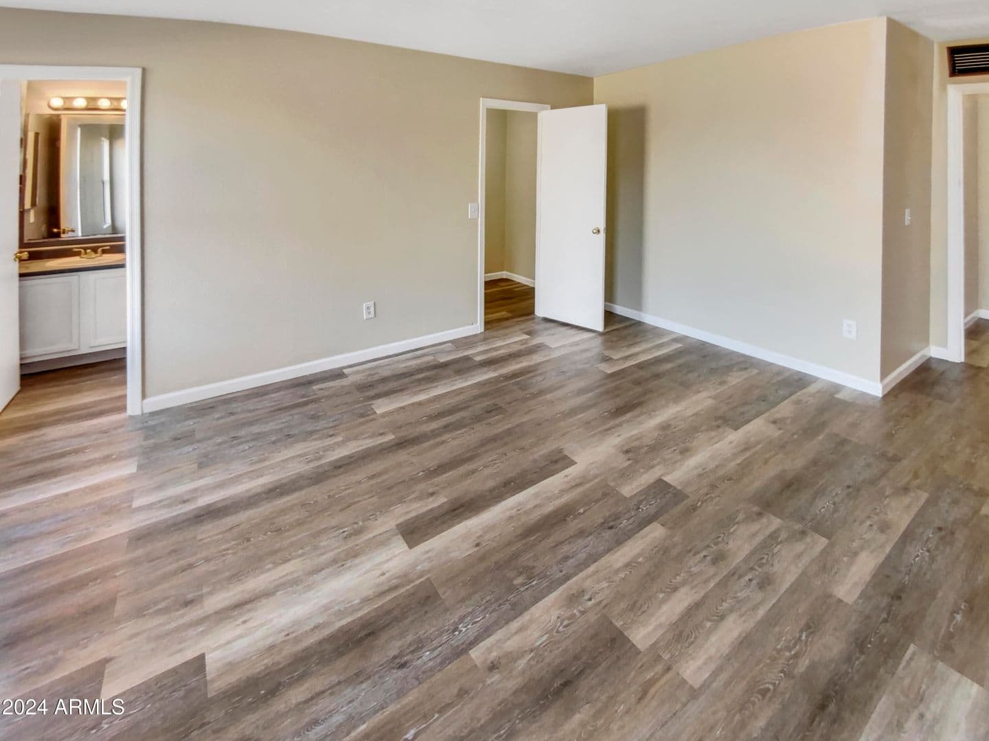 El Mirage House: 11534 W Bloomfield Rd