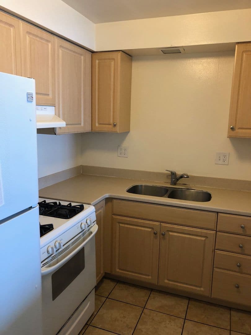 Goleta Apartment: 6561 Del Playa