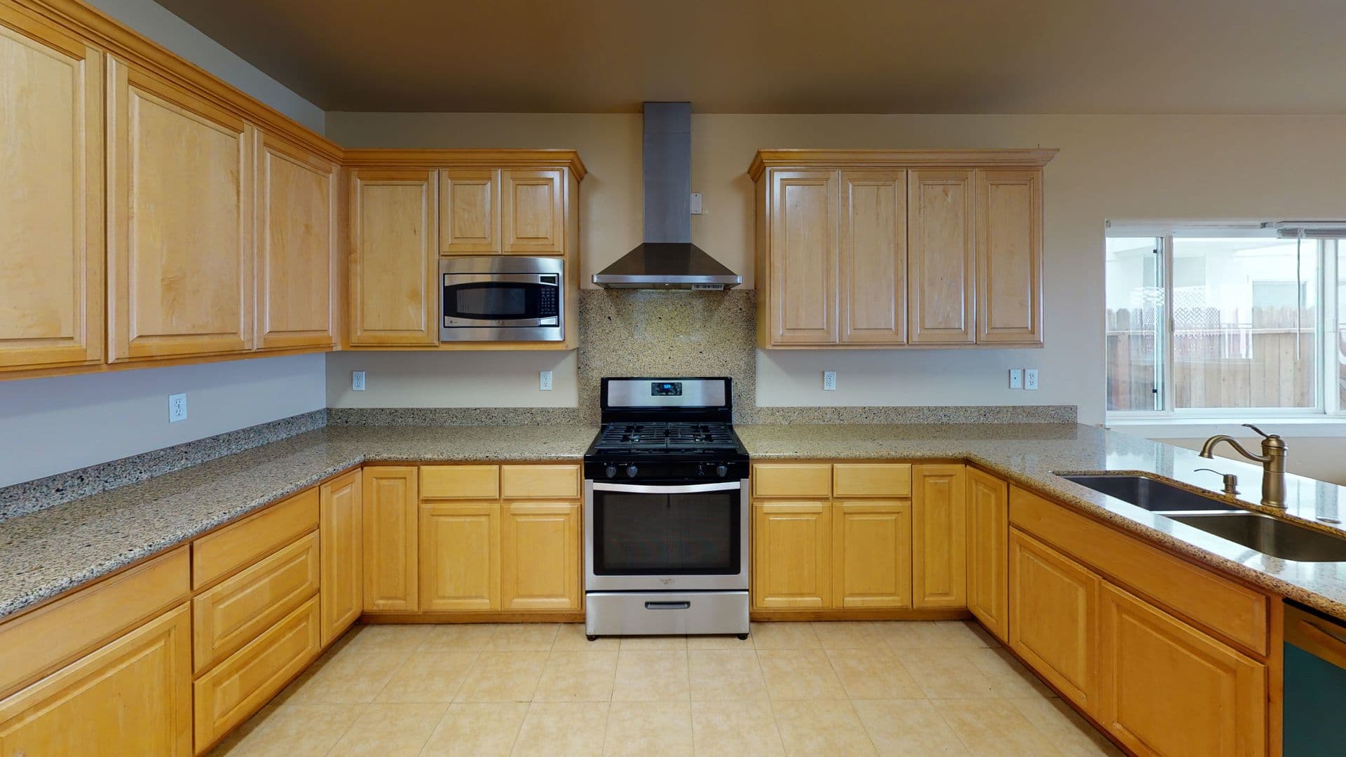 Goleta Apartment: 6631 Del Playa