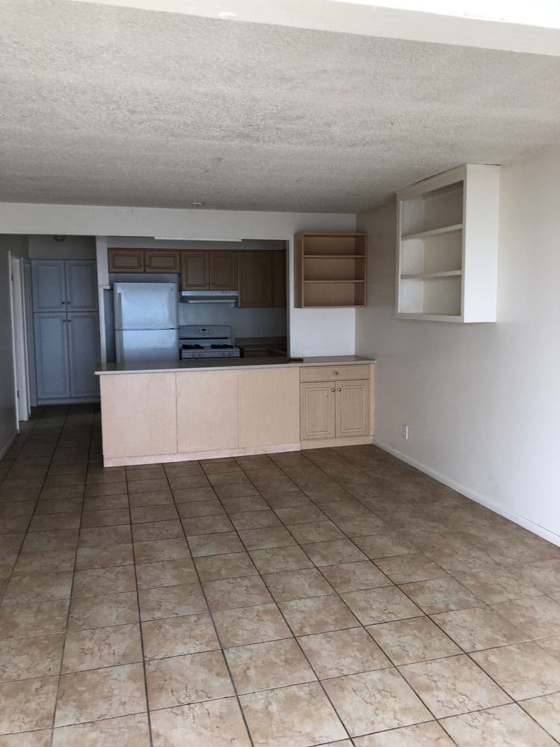 Goleta Apartment: 6561 Del Playa