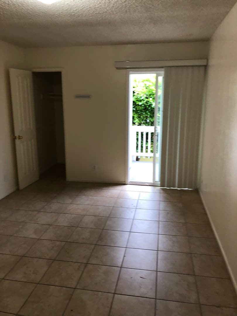 Goleta Apartment: 6561 Del Playa