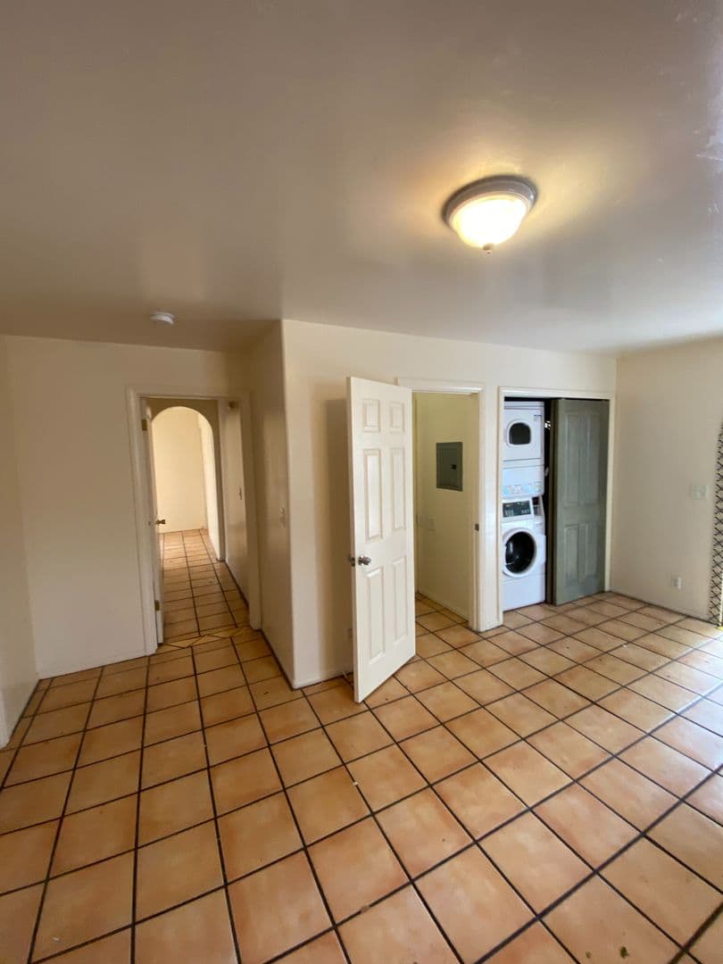 Goleta Apartment: 6636 Del Playa