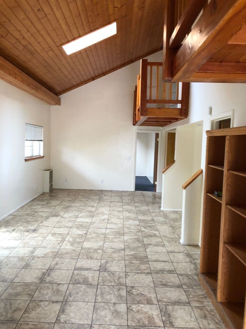 Goleta Apartment: 6564 Del Playa