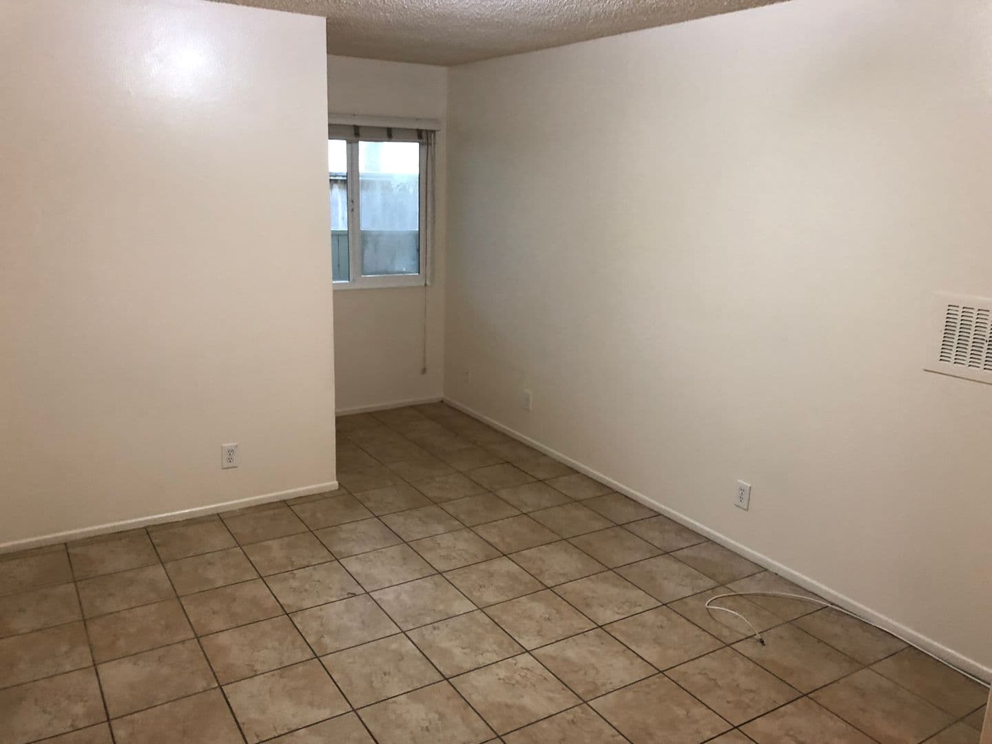 Goleta Apartment: 6561 Del Playa
