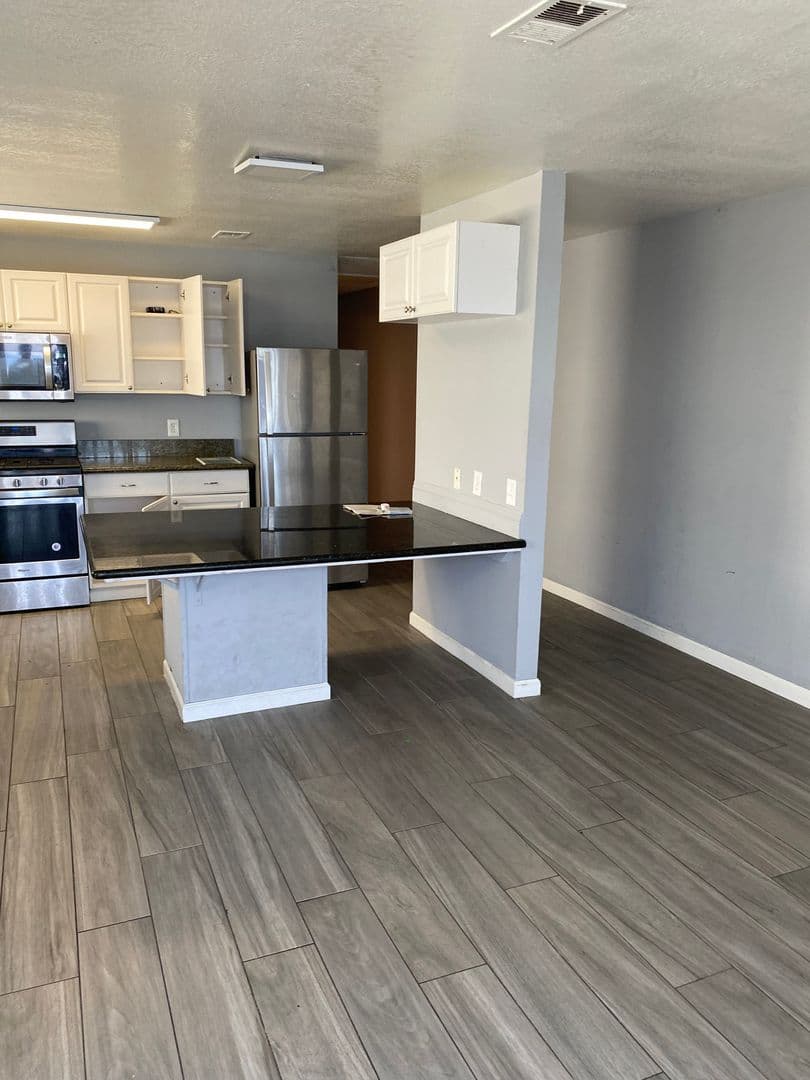 Goleta Apartment: 6777 Del Playa