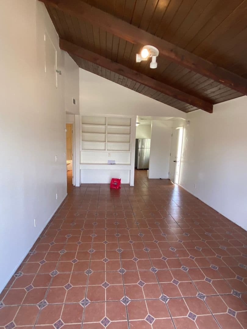 Goleta Apartment: 6777 Del Playa