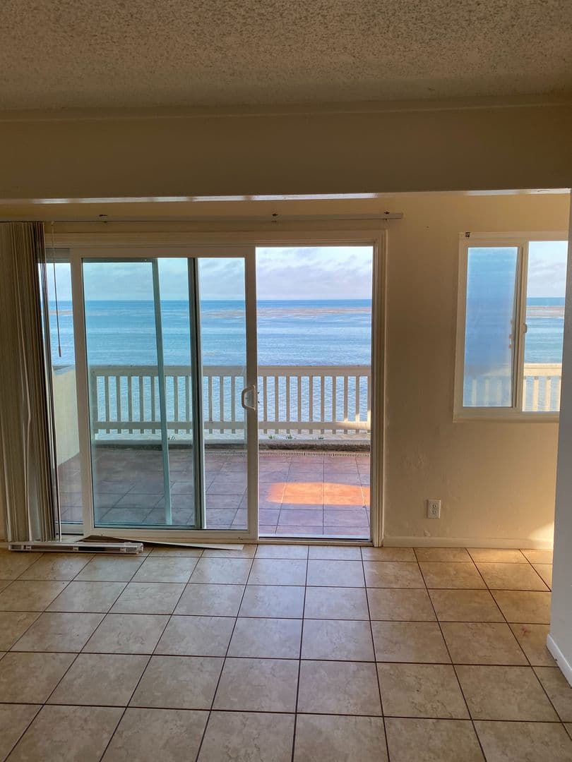 Goleta Apartment: 6561 Del Playa