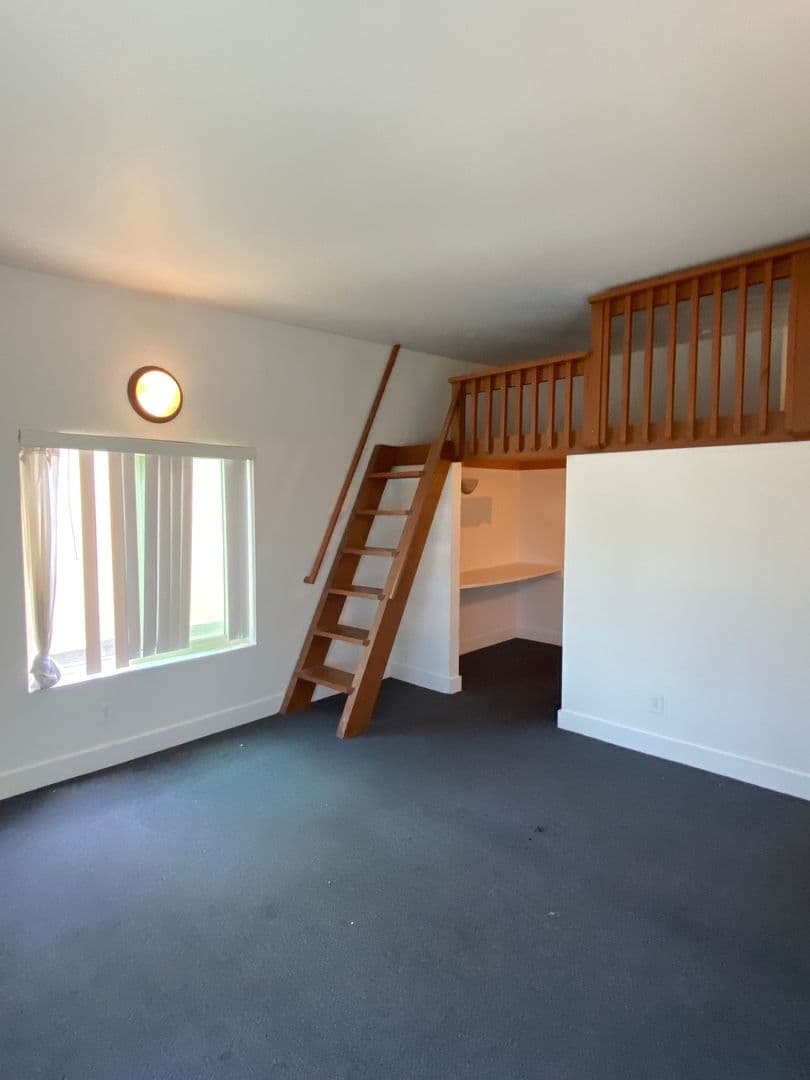 Goleta Apartment: 6569 Del Playa