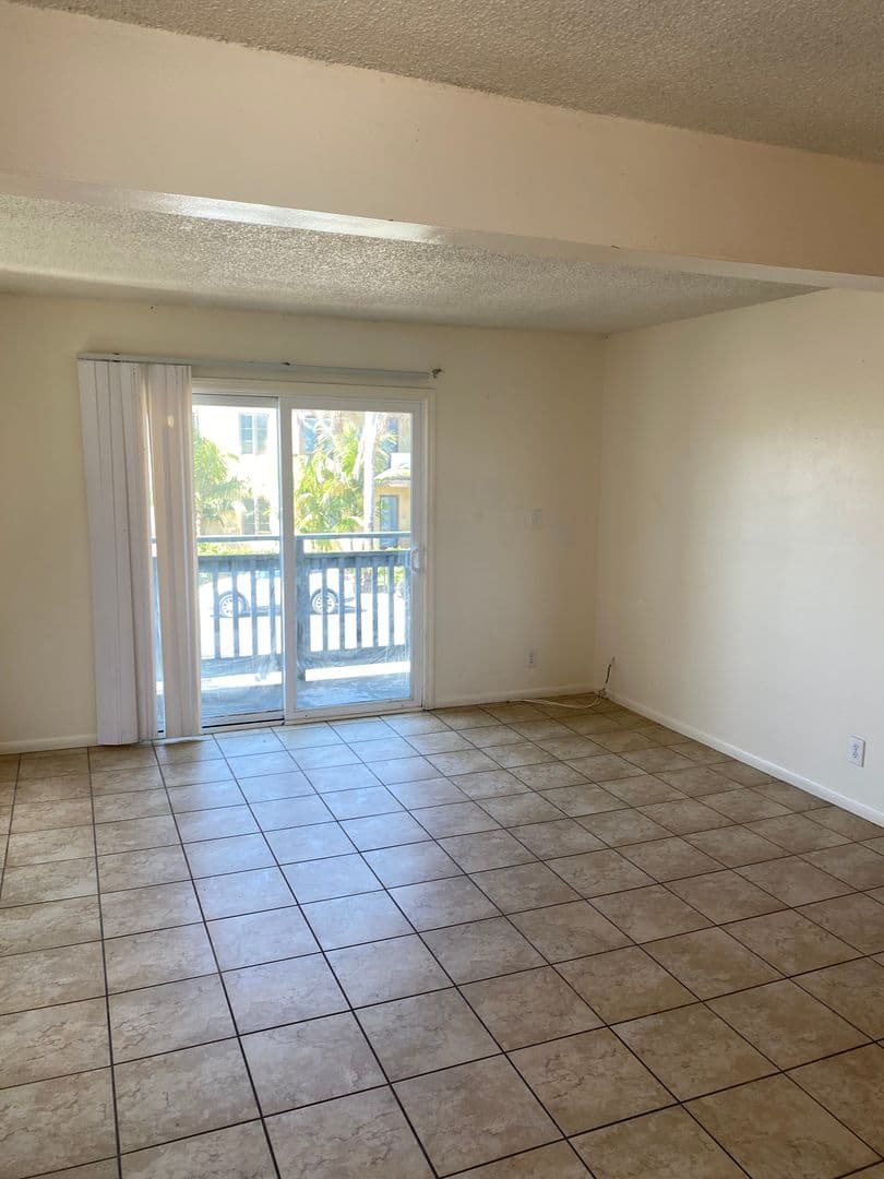 Goleta Apartment: 6561 Del Playa