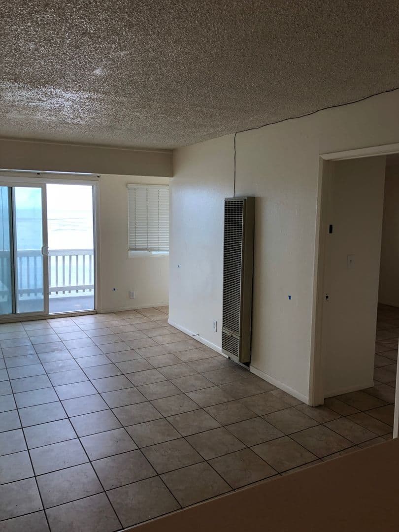Goleta Apartment: 6561 Del Playa