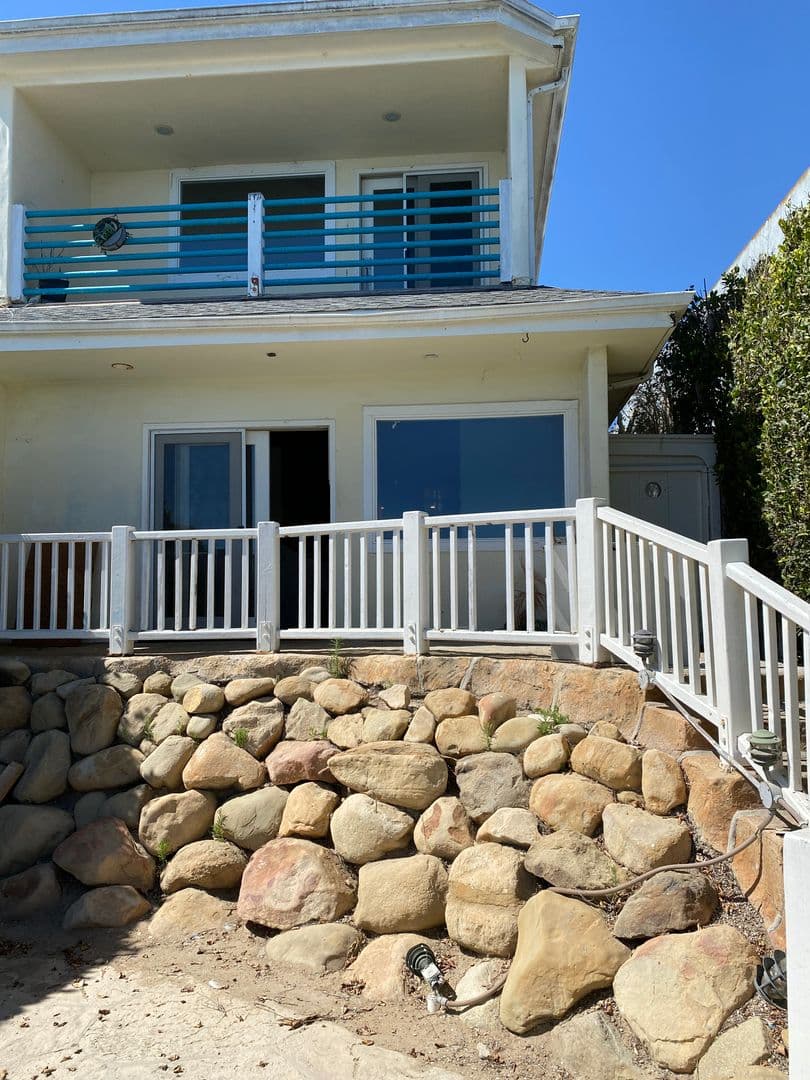 Goleta Apartment: 6573 Del Playa