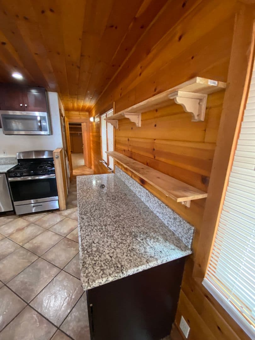 Goleta Apartment: 6585 Del Playa